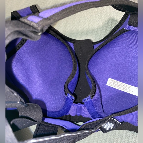 NWT VSX Victoria’s Secret Sports Bra 34B In a Flash Reflective Print - Picture 4 of 7